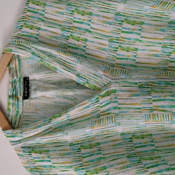 APNY Linen Abstract Geo Green And White Print Roll Tab Sleeves Women's Top XL - Picture 2 of 5